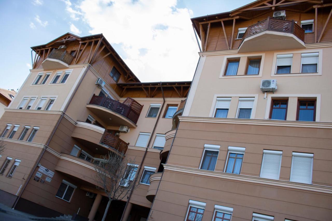 Csalogany Apartman Apartment Szekszard Exterior photo
